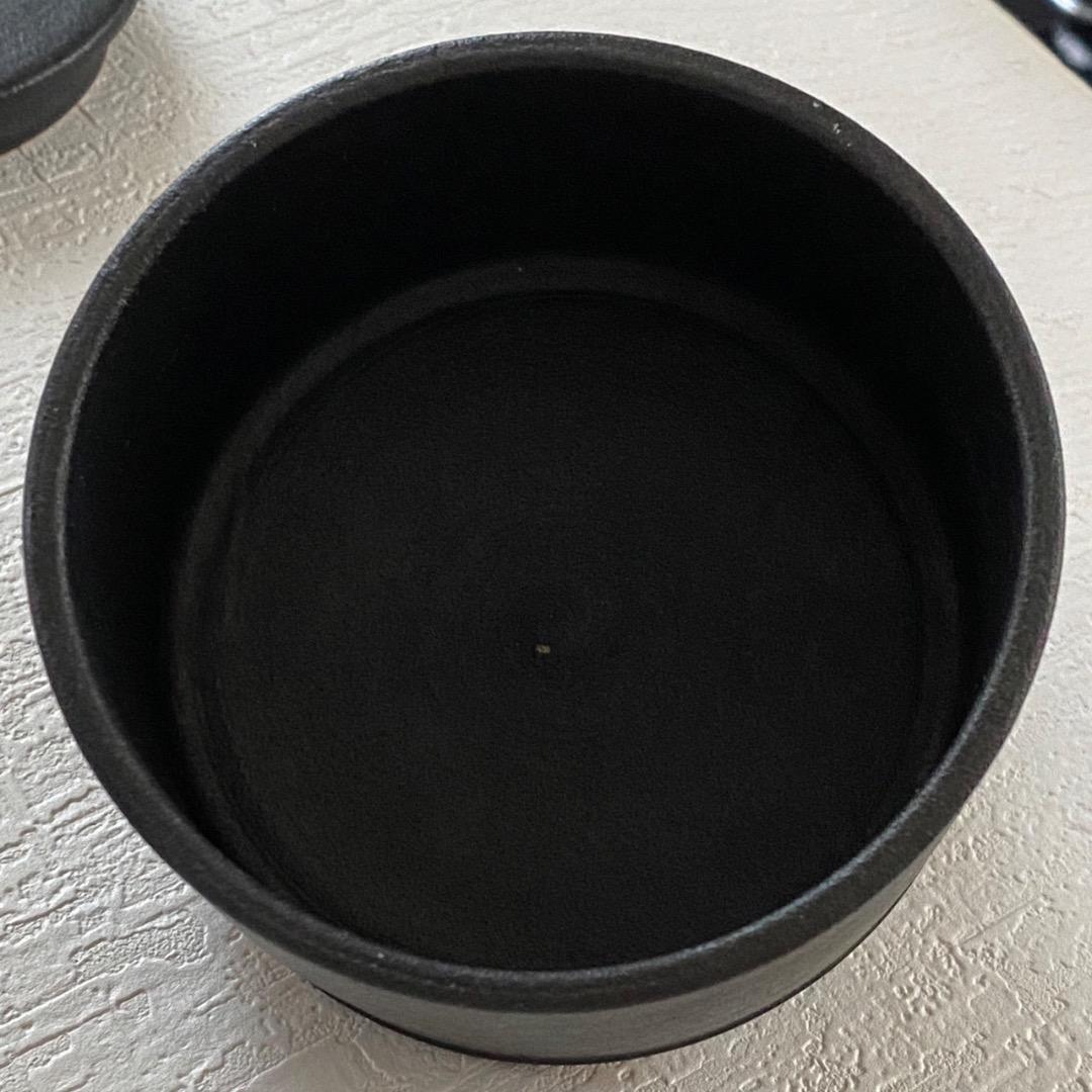 小野俊　黒鉄釉　蓋物　2点セット