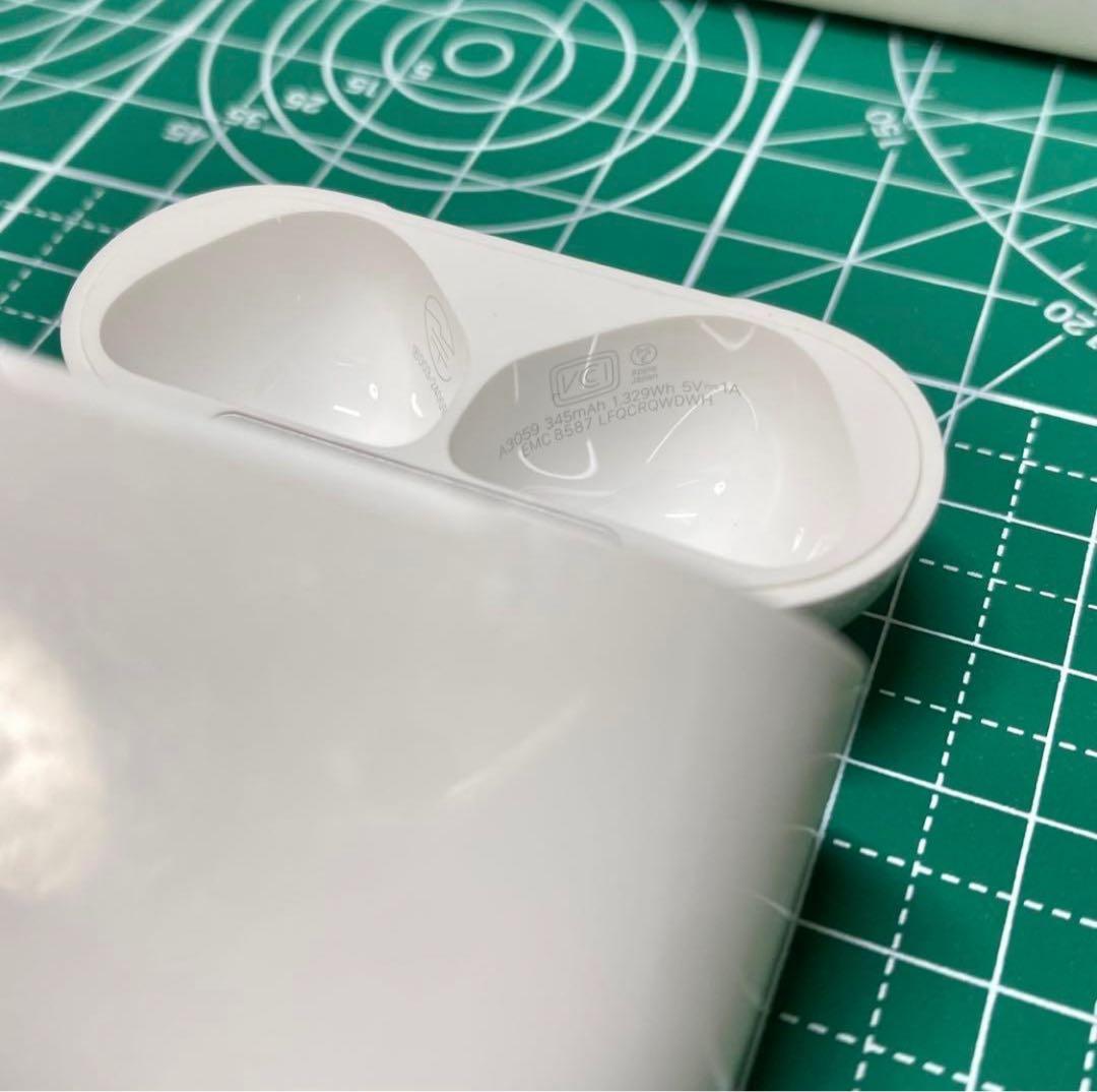 Apple AirPods4 第4世代 第四世代充電ケースのみ(ANC 搭載)