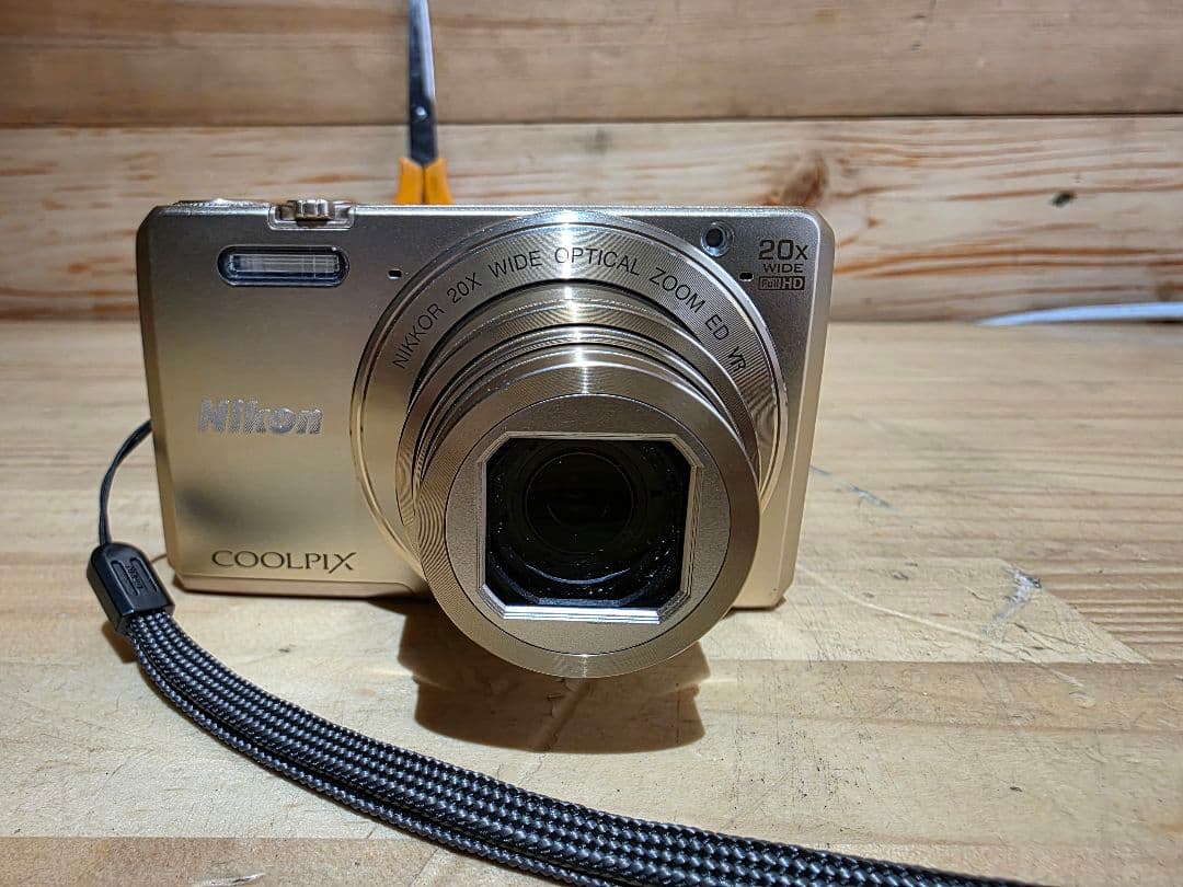 デジタルカメラ Nikon COOLPIX S7000 Gold
