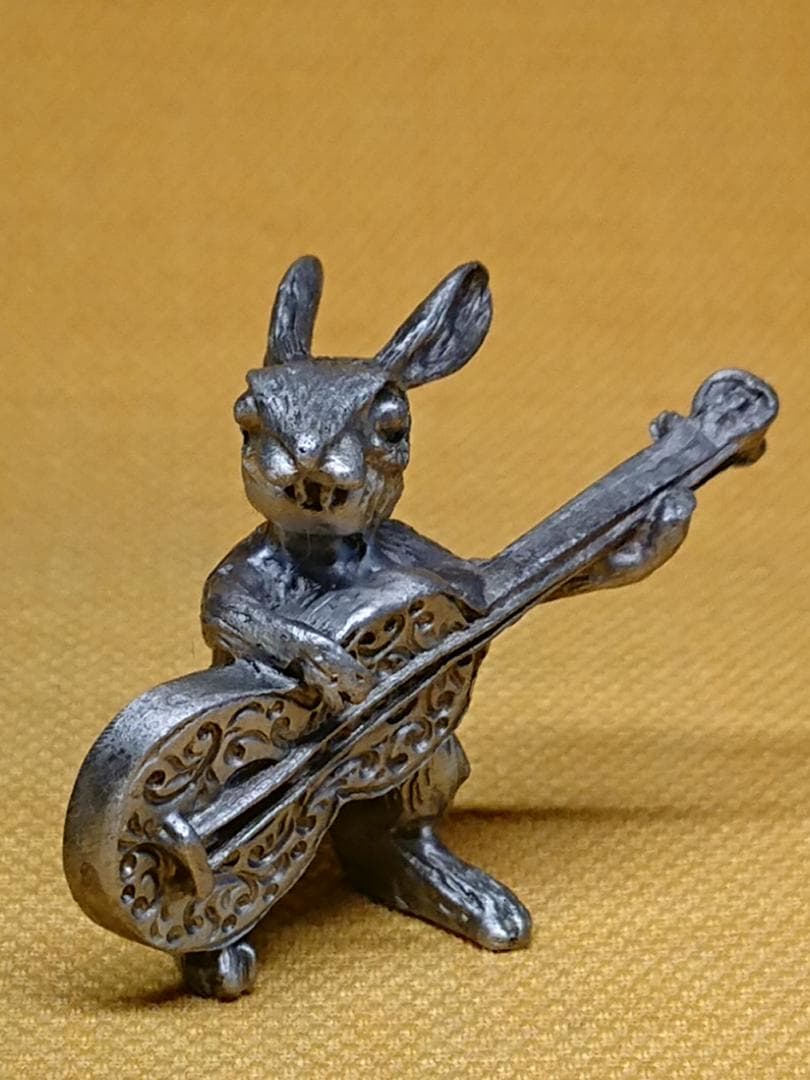 ウサギ　兎　金属　彫像　オブジェ　置物　インテリア　工芸品　美術品　A3387