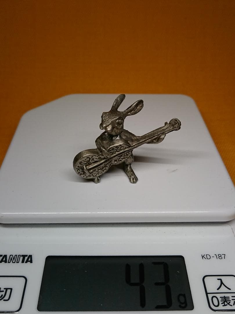 ウサギ　兎　金属　彫像　オブジェ　置物　インテリア　工芸品　美術品　A3387