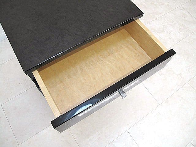 IDC大塚家具　最高級バーズアイメープルリビングボード　　サイドキャビネット