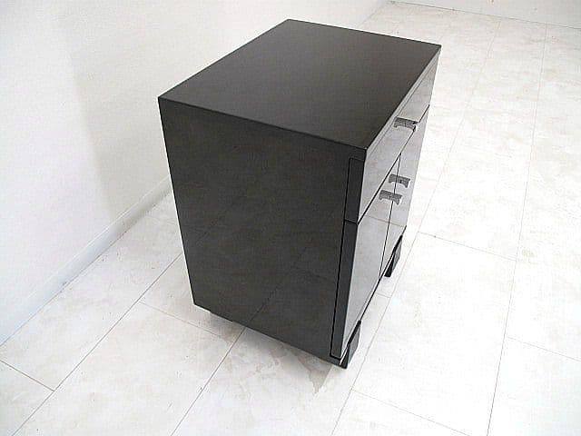 IDC大塚家具　最高級バーズアイメープルリビングボード　　サイドキャビネット