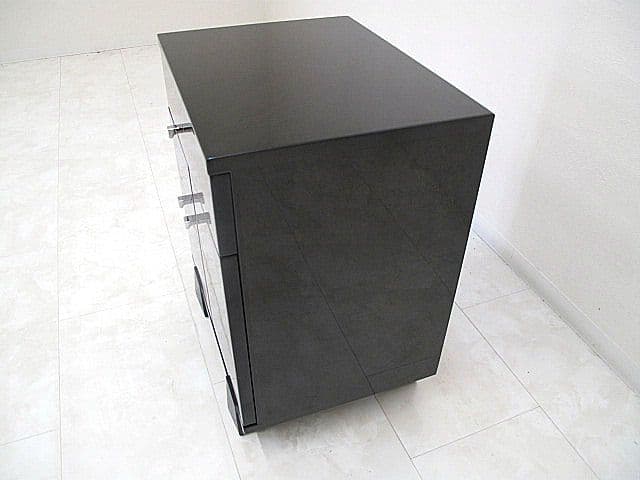 IDC大塚家具　最高級バーズアイメープルリビングボード　　サイドキャビネット