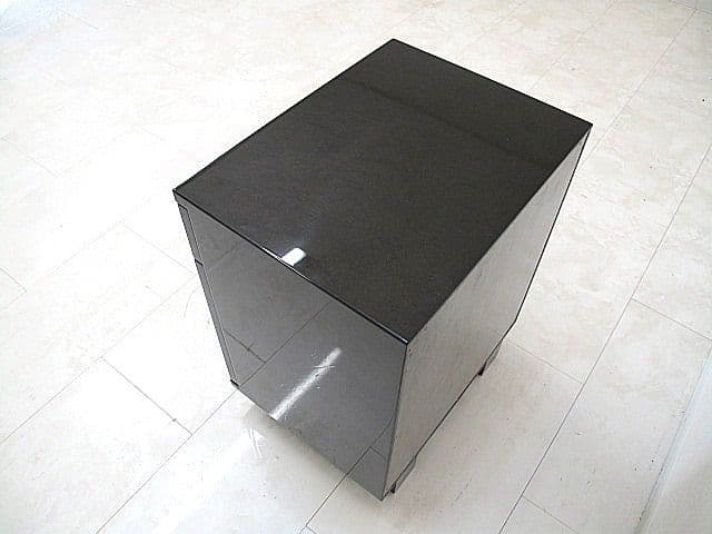 IDC大塚家具　最高級バーズアイメープルリビングボード　　サイドキャビネット