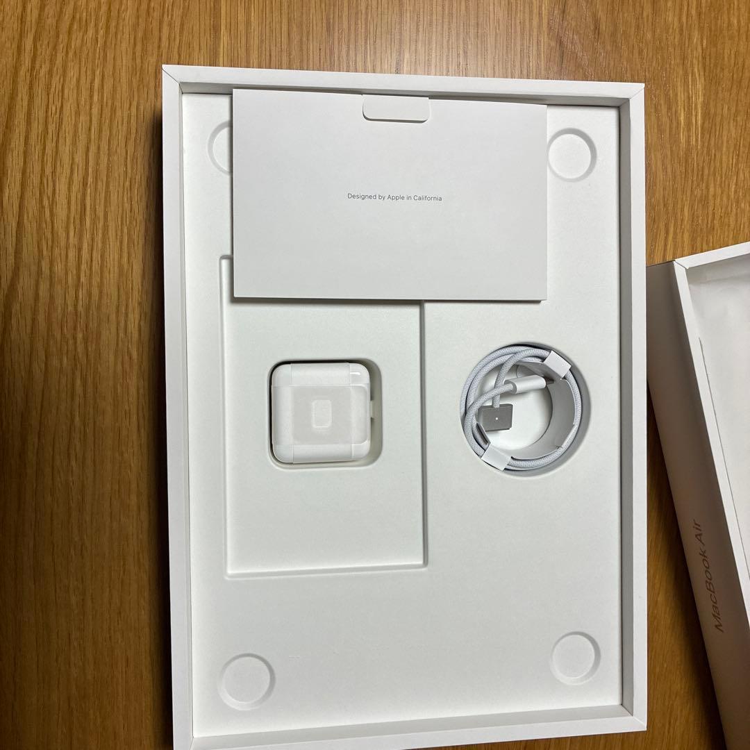 【美品】MacBook Air M3 13インチ シルバー 8GB/256GB