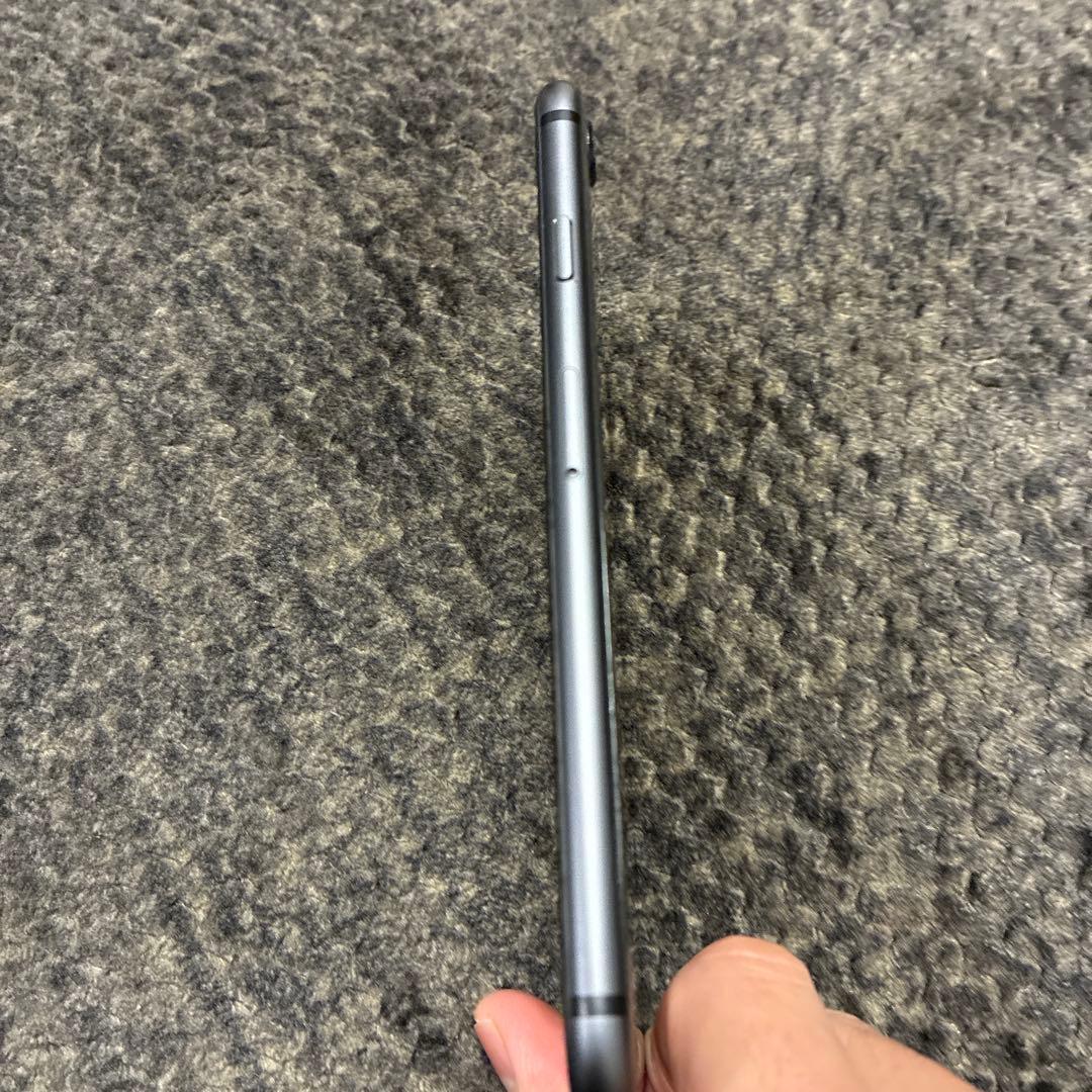 【本体のみ】iPhone8 64GB BLACK SIMフリー 最大容量94%