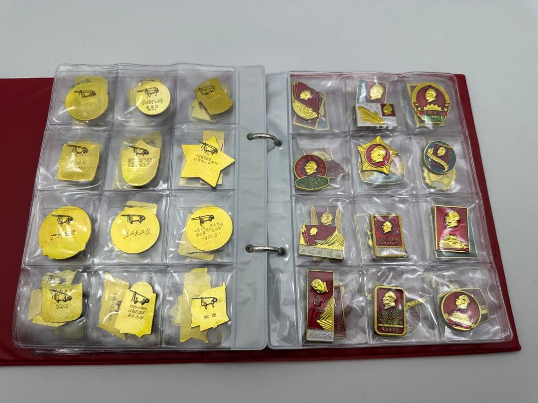 毛沢東 ピンバッジ コレクション アルバム　120枚　文化大革命