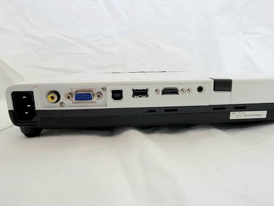 21h：EPSON「EB-1771W」プロジェクター