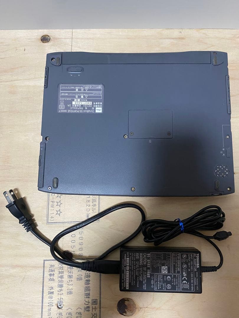 希少！ 東芝　satellite Windows98 スリム ノートPC