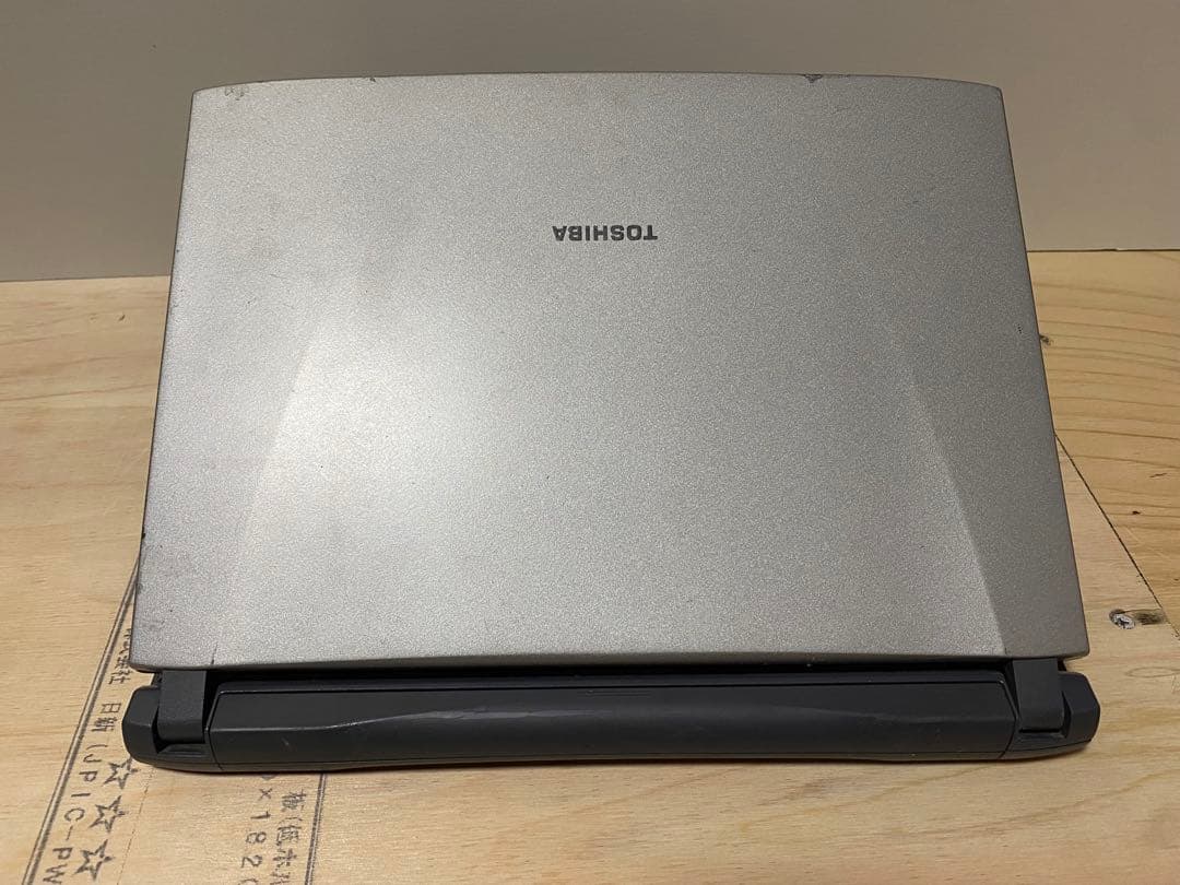 希少！ 東芝　satellite Windows98 スリム ノートPC