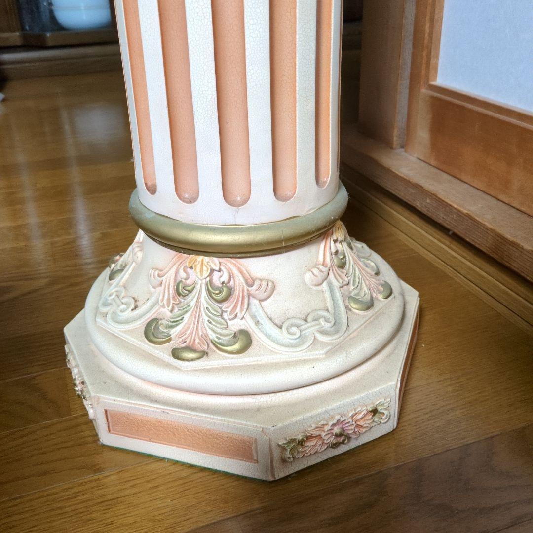 装飾的な花瓶スタンド