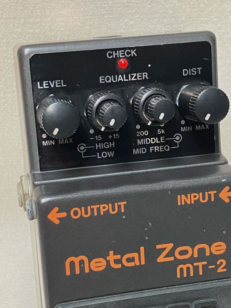 BOSS ボーズ　MT-2 l Zone メタルゾーン　エフェクター