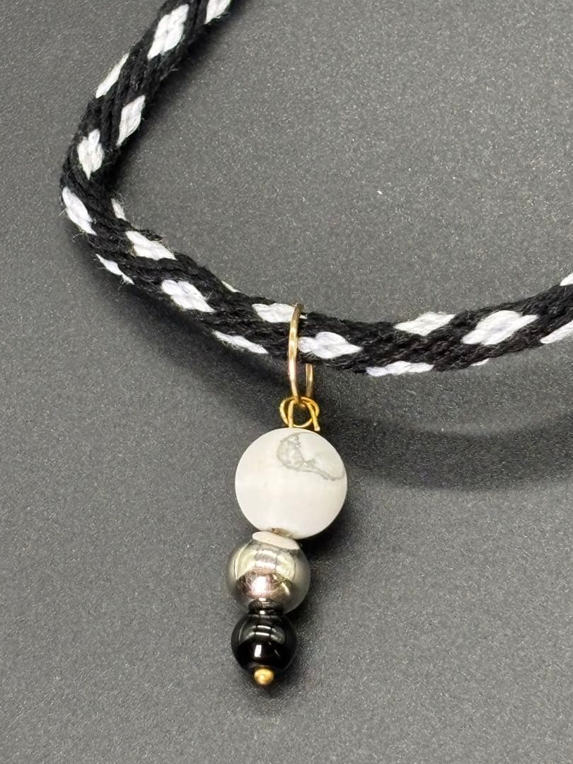 編み紐チョーカービーズ付き