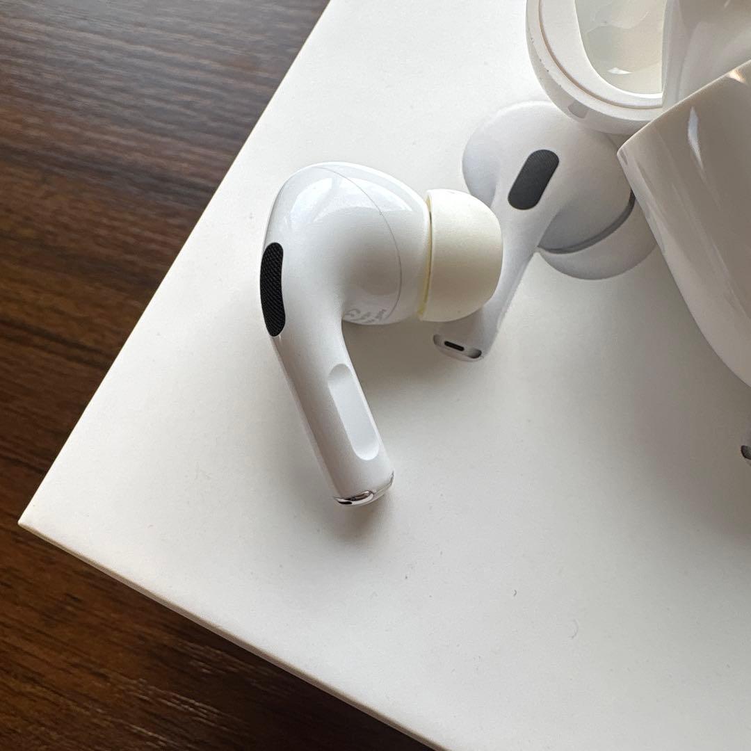 初代AirPods Pro 本体 ホワイト