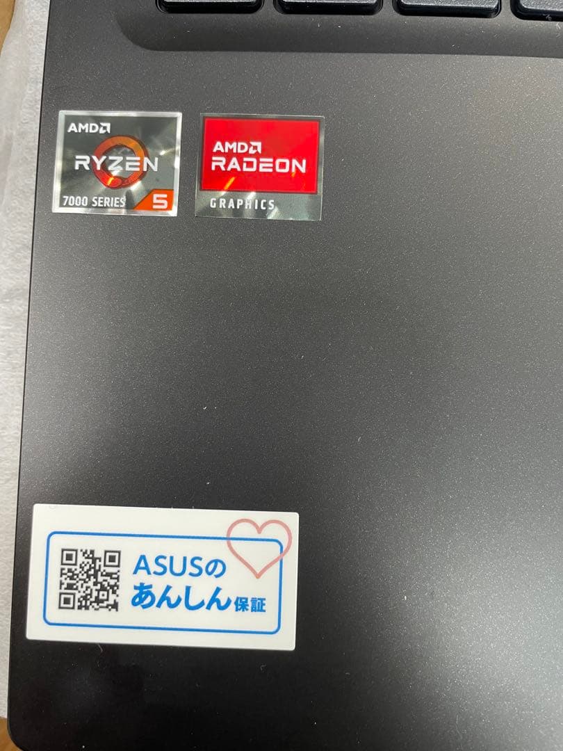 ASUS Vivobook ノートPC M1605YA 16インチ