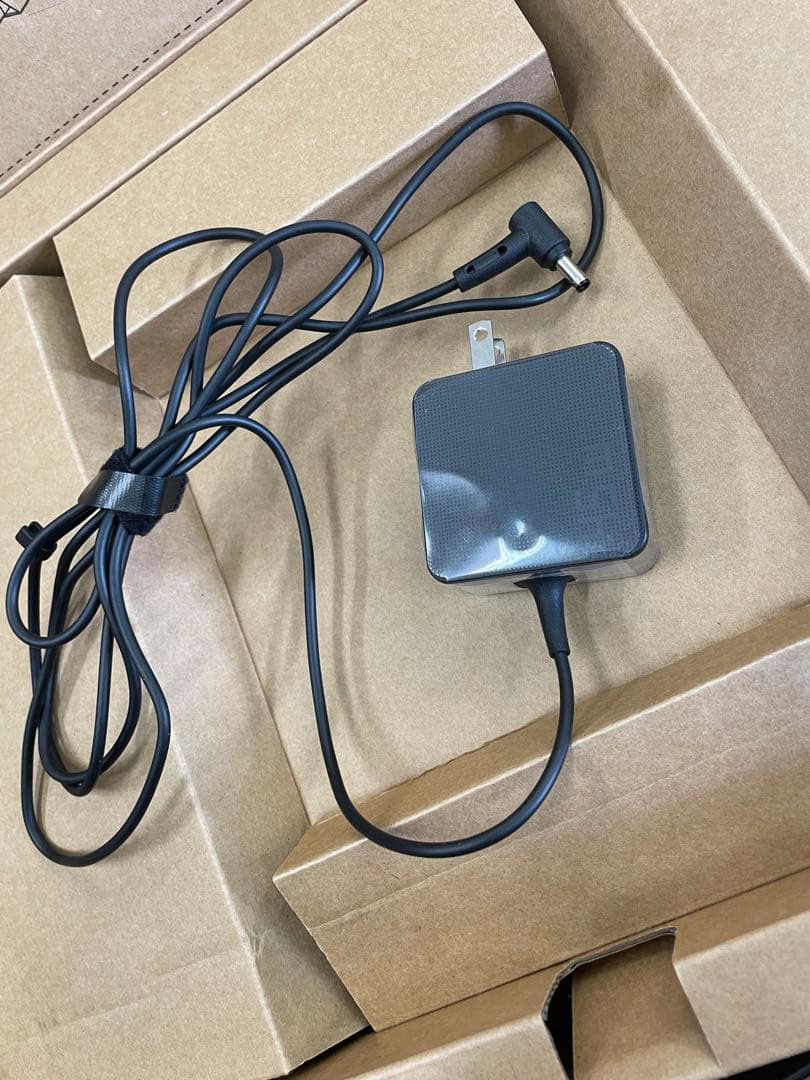 ASUS Vivobook ノートPC M1605YA 16インチ