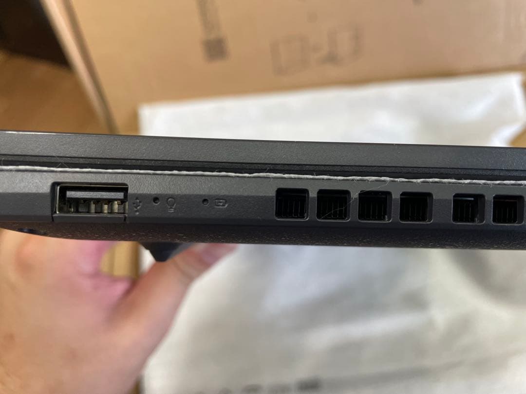 ASUS Vivobook ノートPC M1605YA 16インチ