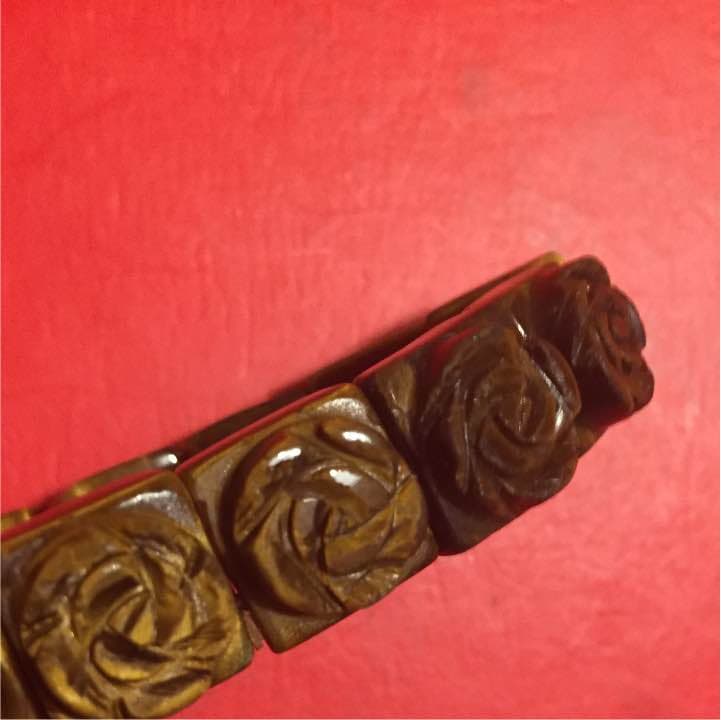 タイガーアイ  薔薇の模様のブレスレット
