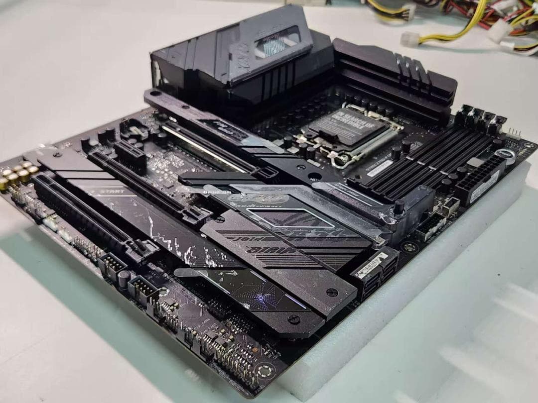 031100D STRIX Z790-F GRMING WIFI マザーボード