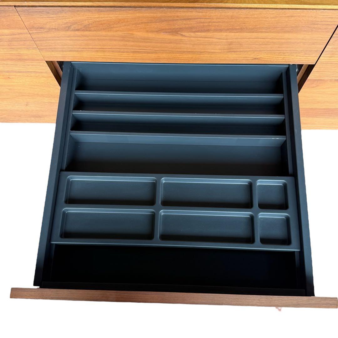 HR567 WALTER KNOLL ウォルターノル Exec-V ボード