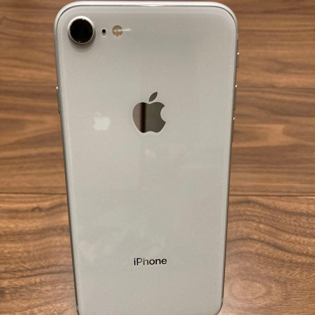 Apple iPhone 8 64GB 本体のみ