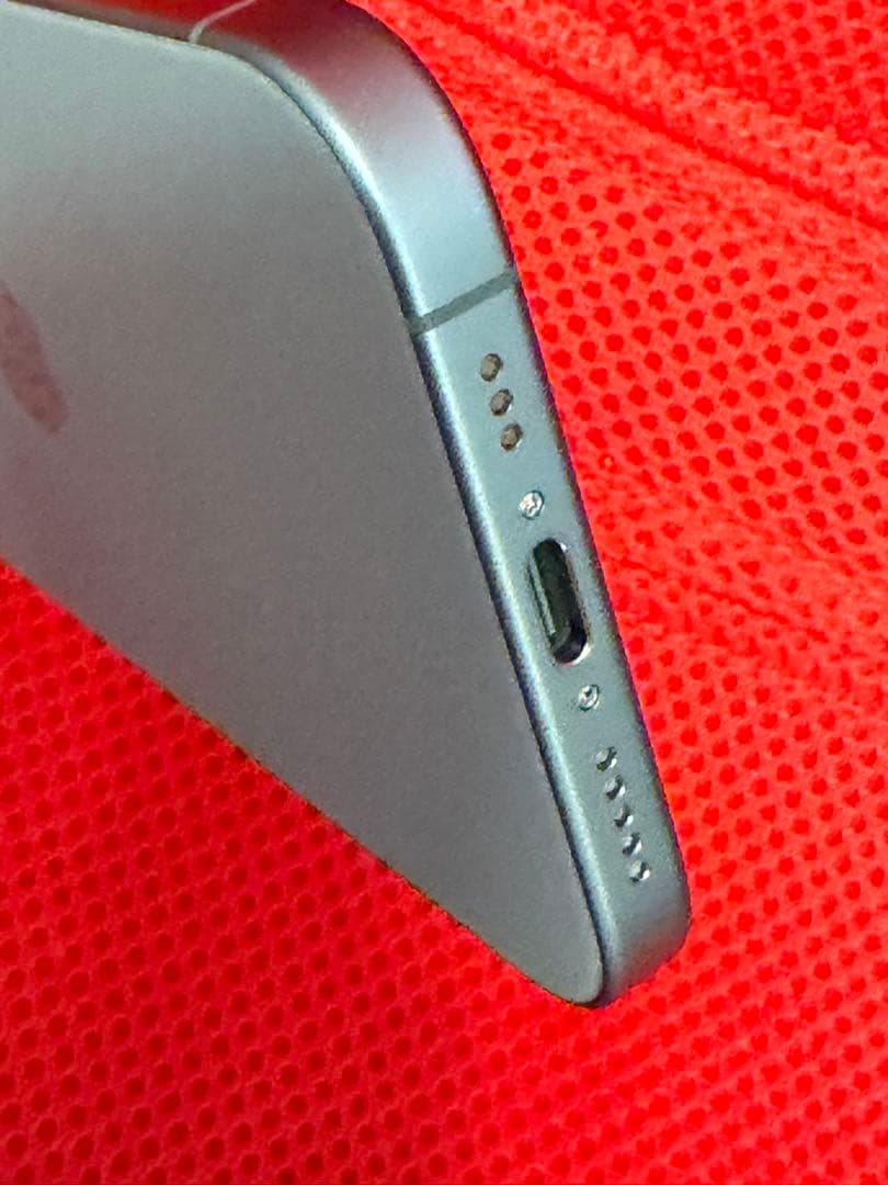 Apple iPhone 16ブルー 本体