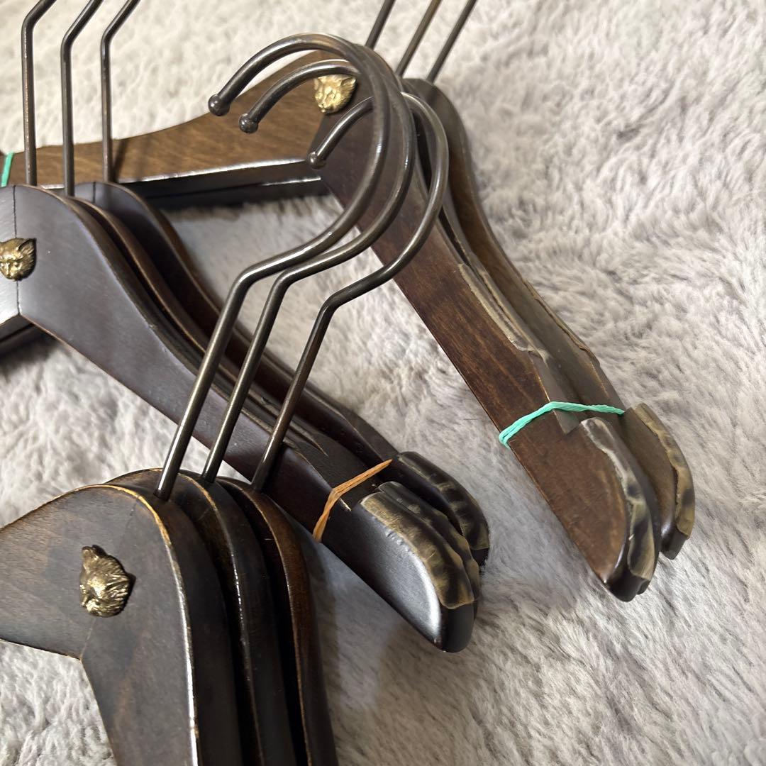 フランシュリッペ ネコカシメ付き木製ハンガー