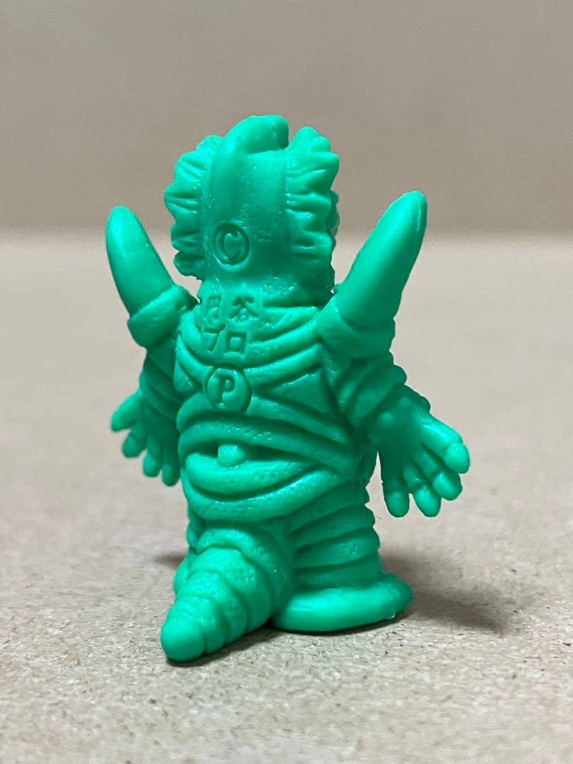 カーリー星人　怪獣　消しゴム　緑色　ウルトラマン