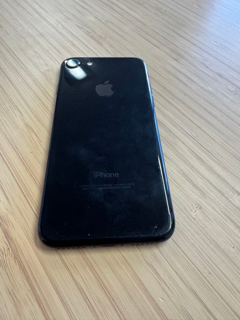 ヒ*ン様 iPhone7 128GB ジェットブラックSIMロック解除済