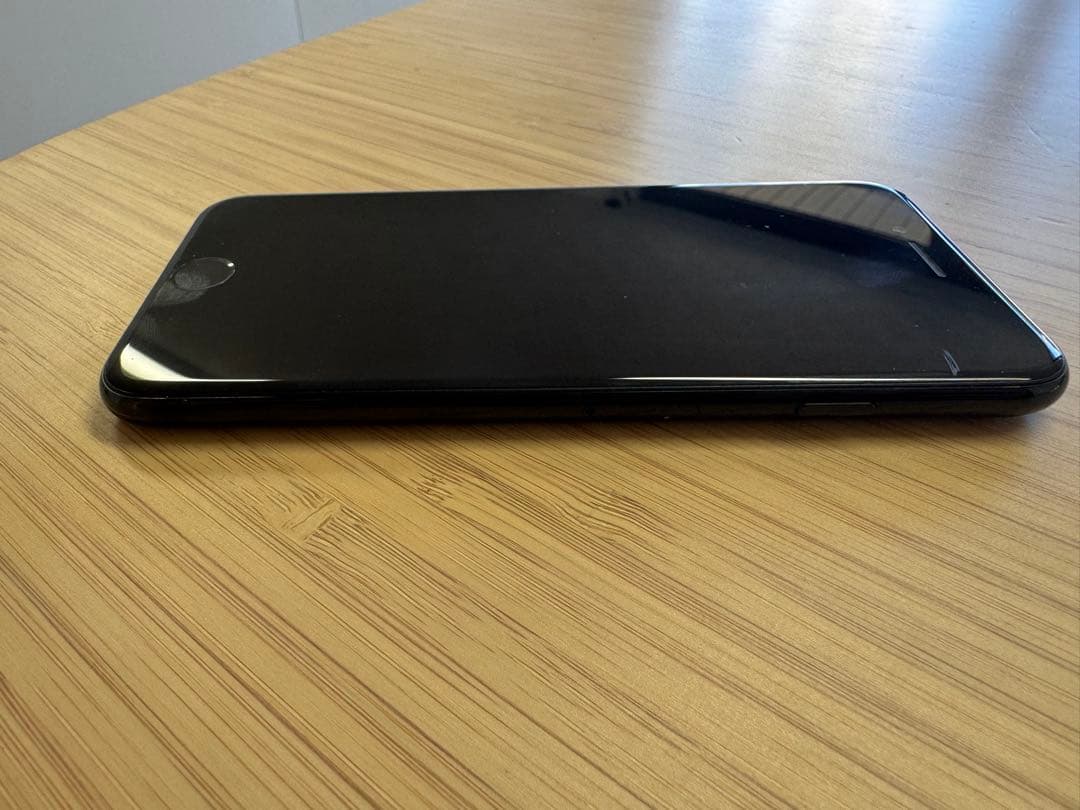 ヒ*ン様 iPhone7 128GB ジェットブラックSIMロック解除済