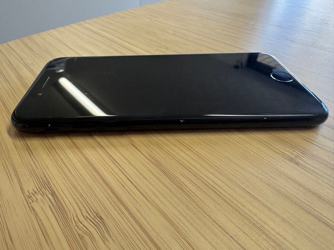 ヒ*ン様 iPhone7 128GB ジェットブラックSIMロック解除済