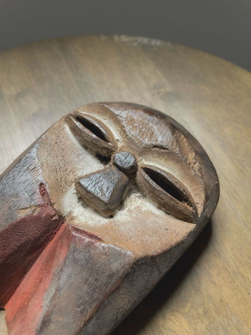 saleクウェレ族 手彫り パスポートマスク