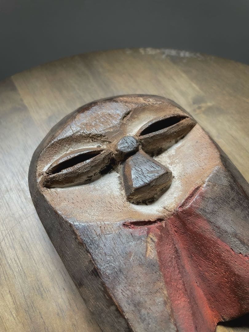 saleクウェレ族 手彫り パスポートマスク