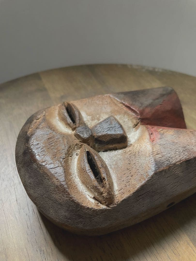 saleクウェレ族 手彫り パスポートマスク