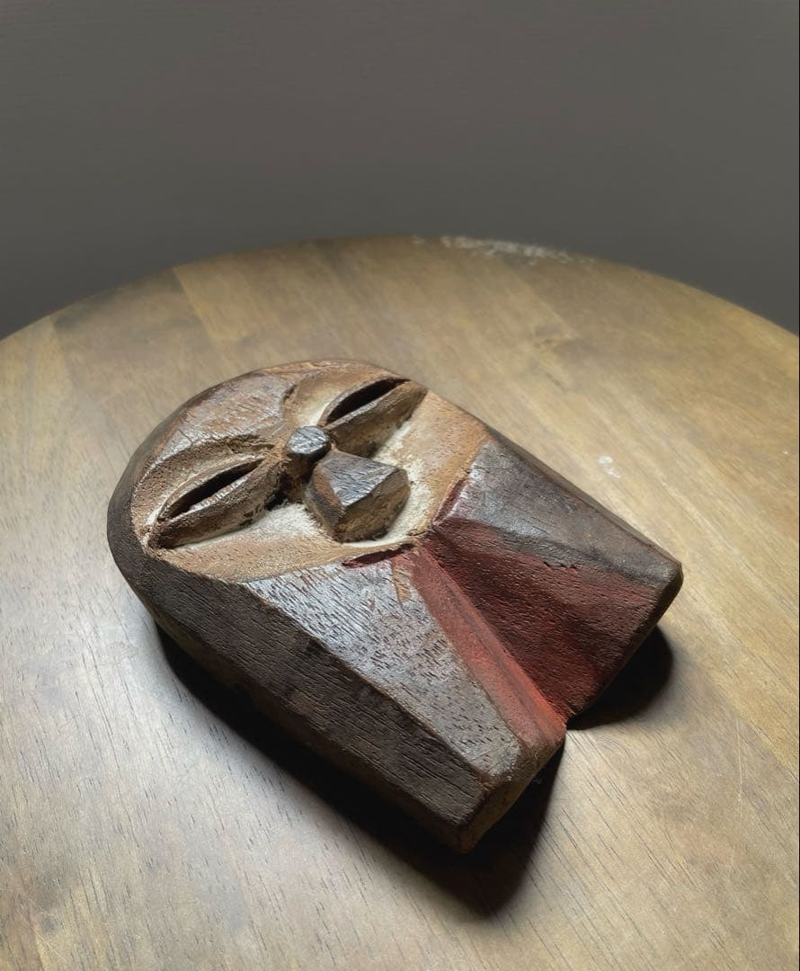 saleクウェレ族 手彫り パスポートマスク