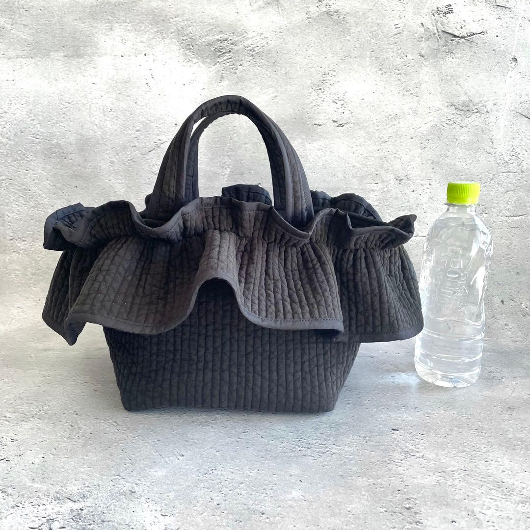 ギャザーフリル付き舟形トートバッグ　ヌビバッグ　ブラック　ハンドメイド