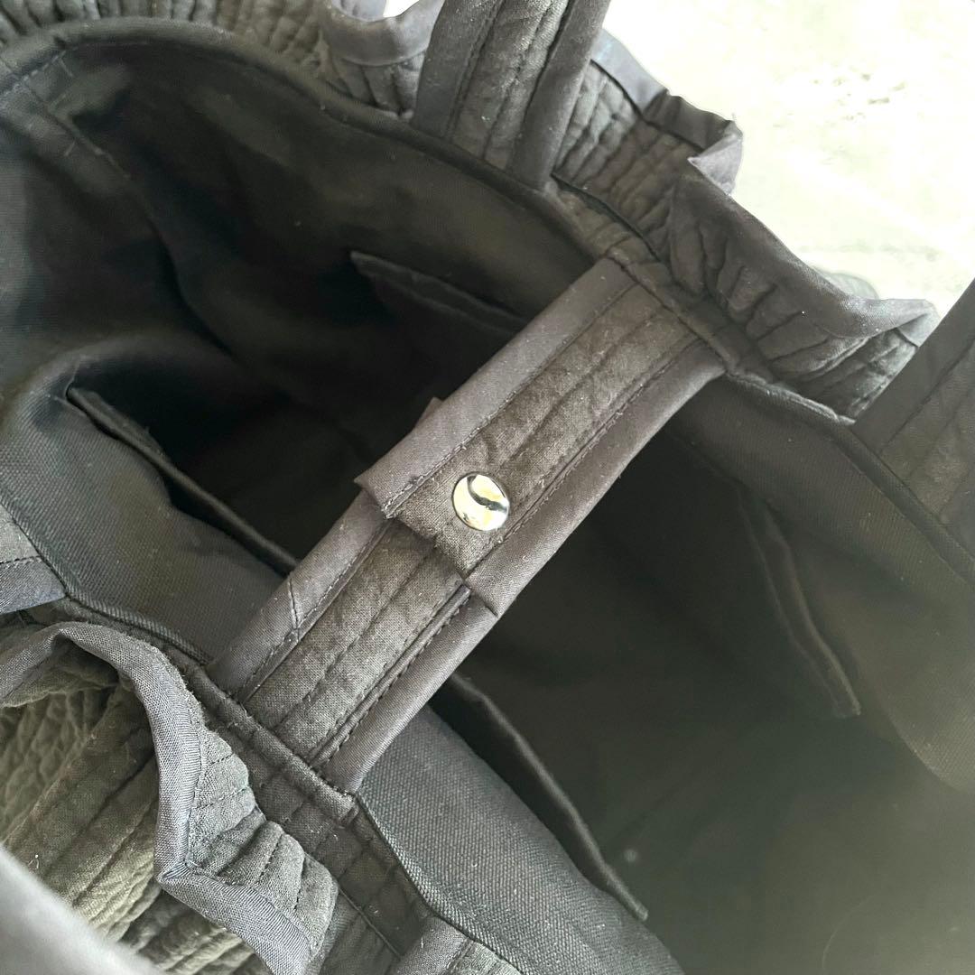 ギャザーフリル付き舟形トートバッグ　ヌビバッグ　ブラック　ハンドメイド