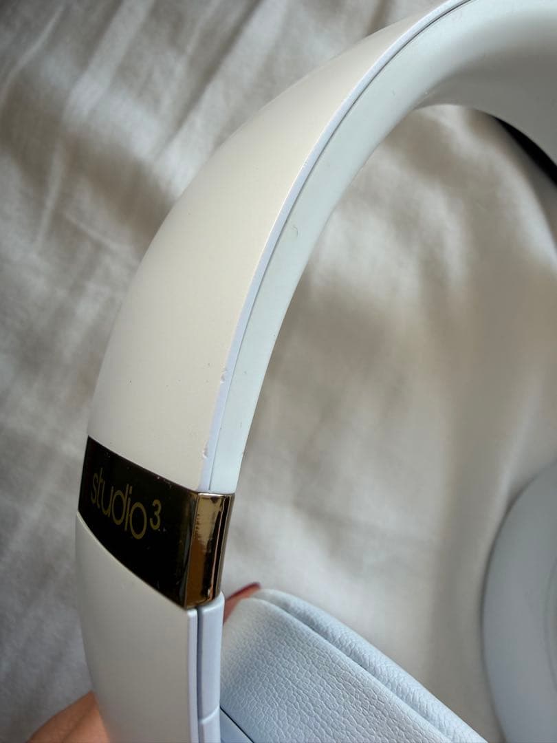 Beats Studio3 Wireless ワイヤレスヘッドホン（ホワイト）