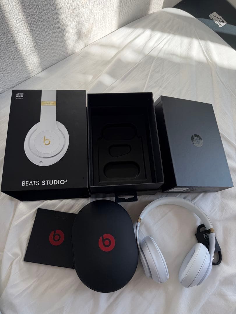 Beats Studio3 Wireless ワイヤレスヘッドホン（ホワイト）