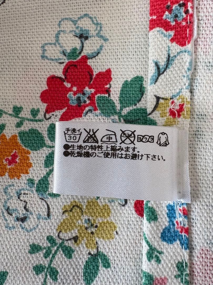 Cath Kidston 花柄エプロン＆ ポットホルダー✴︎ギフトセット✴︎箱入り✴︎