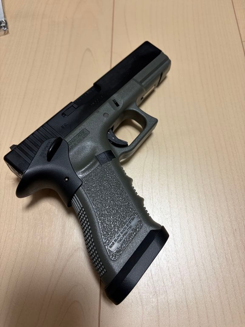 絶版東京マルイG17 Custom FOLIAGE GREEN ガスブローバック