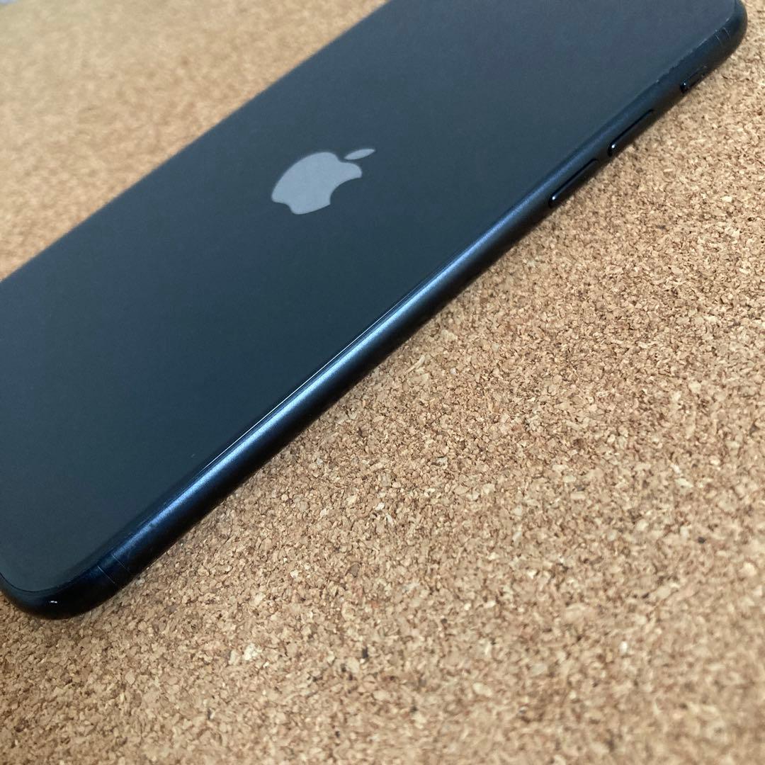 4163【早い者勝ち】美品☆電池新品☆iPhoneSE2 64GB SIMフリー