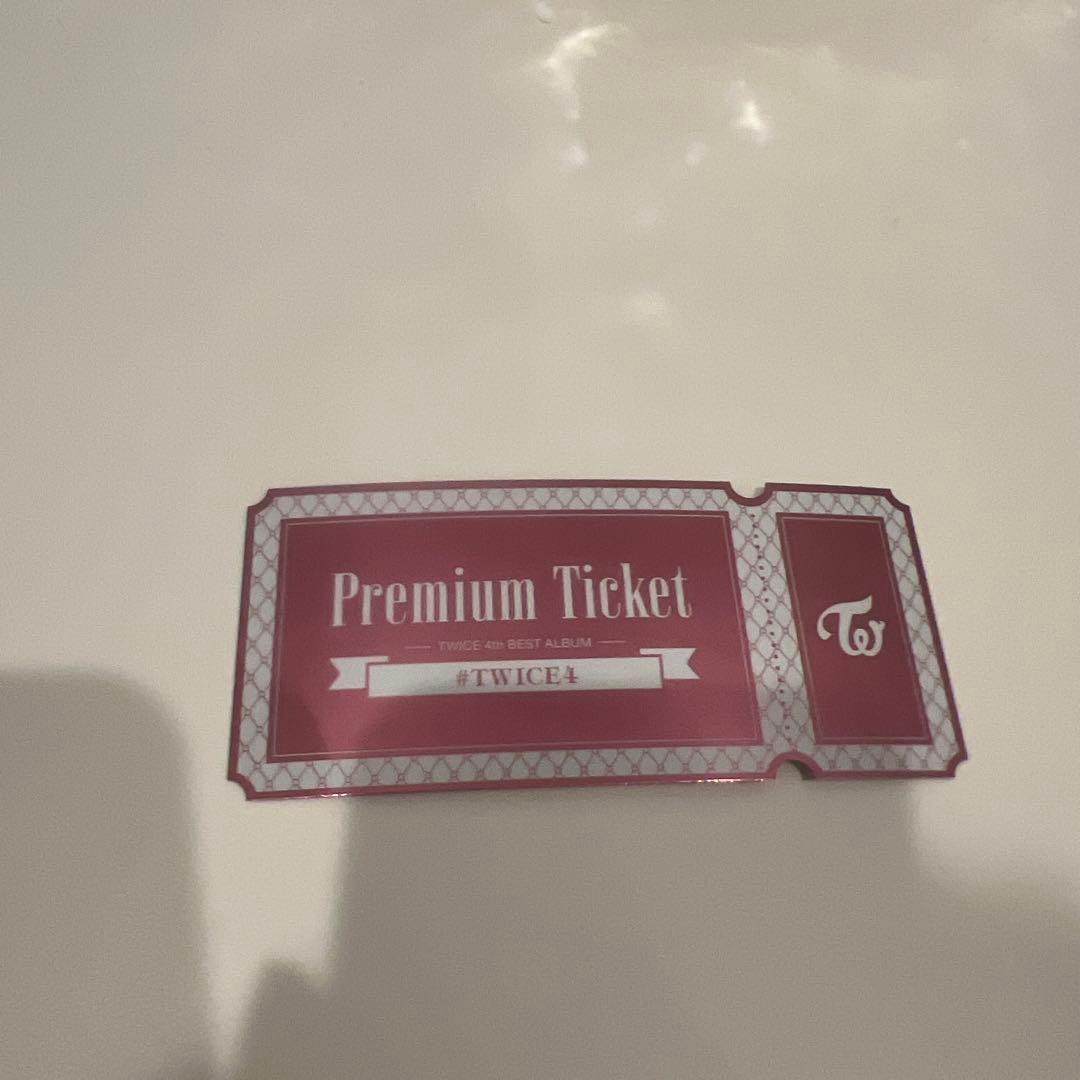 TWICE ゴールドラブリー