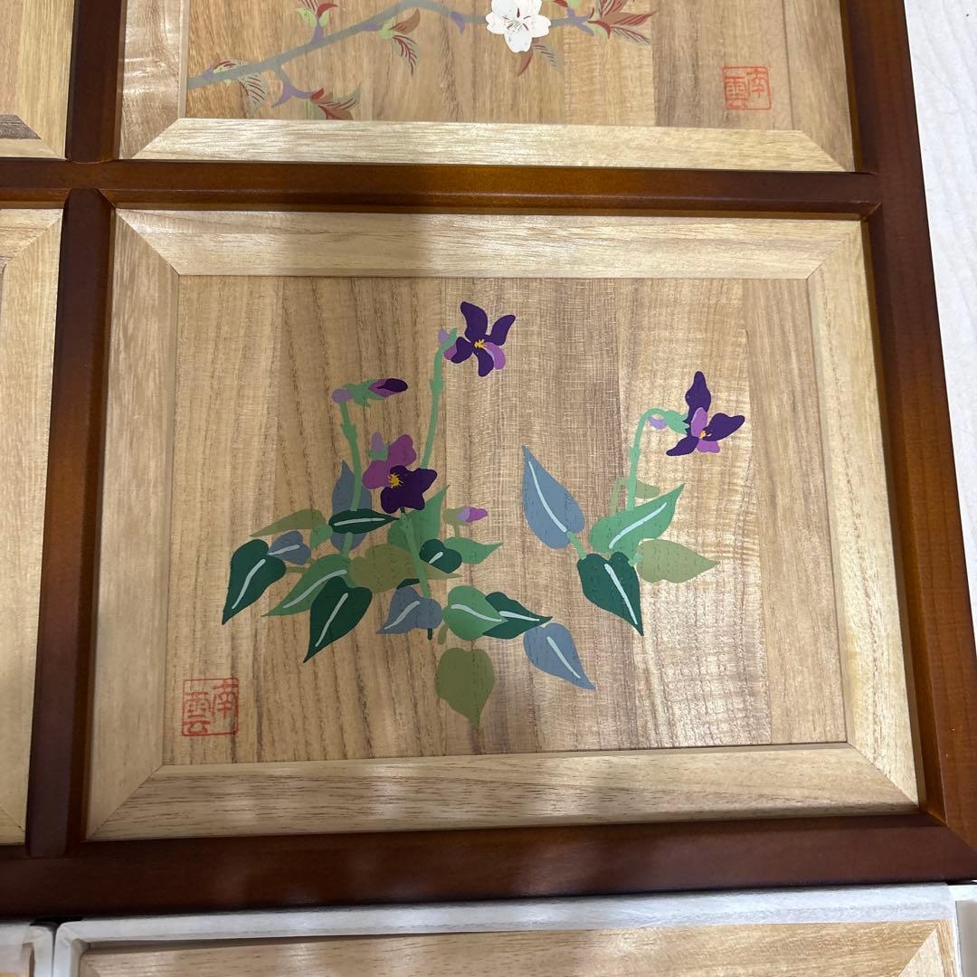 二枚折り屏風/桐板に12枚の草花