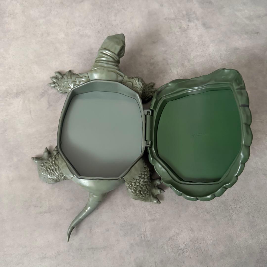 ジョジョの奇妙な冒険　一番くじ　ラストワン賞　亀フィギュア 金色の鍵付き