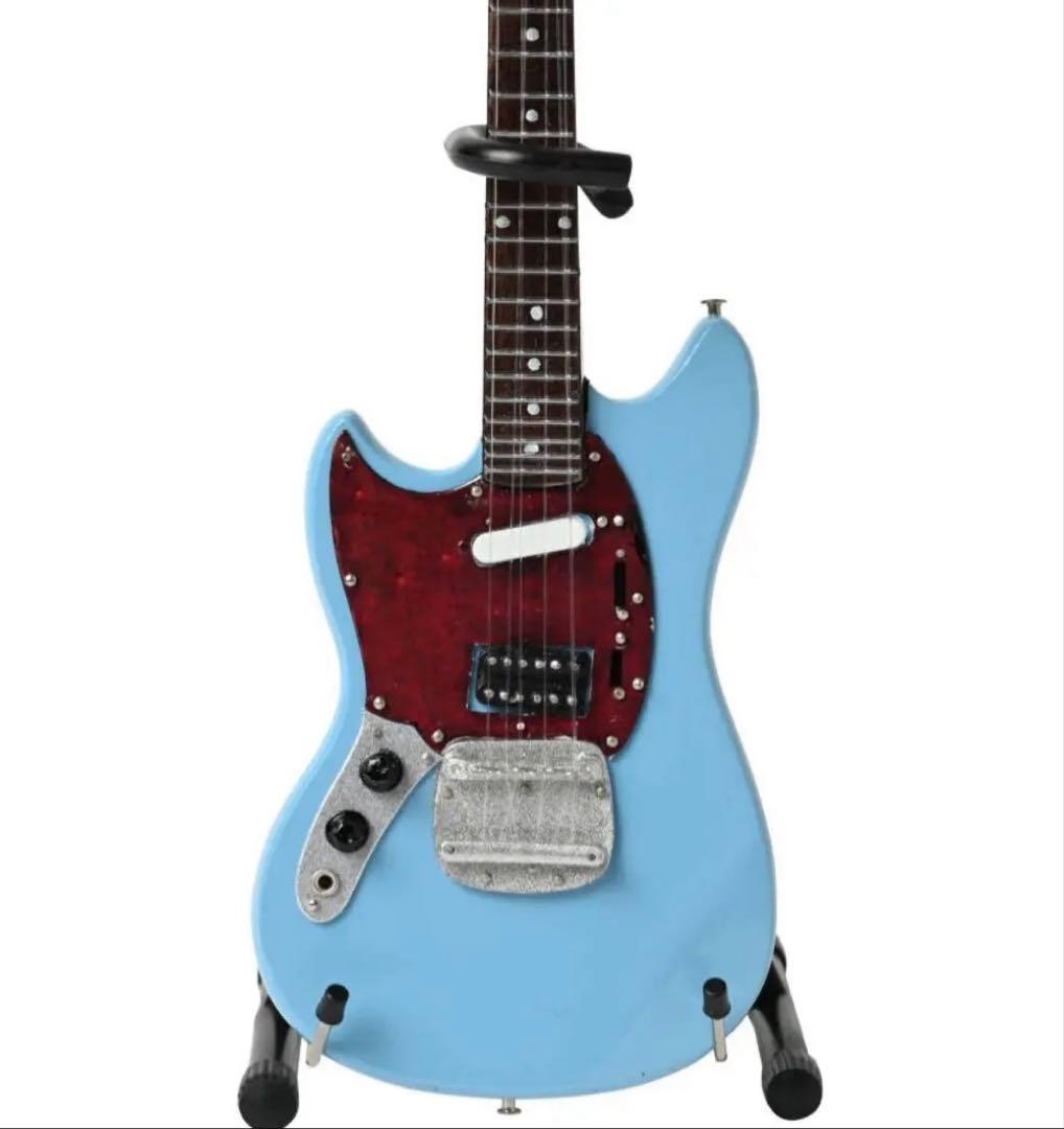 Fender Mustang Sonic Blue 4/1 スケール ミニチュア