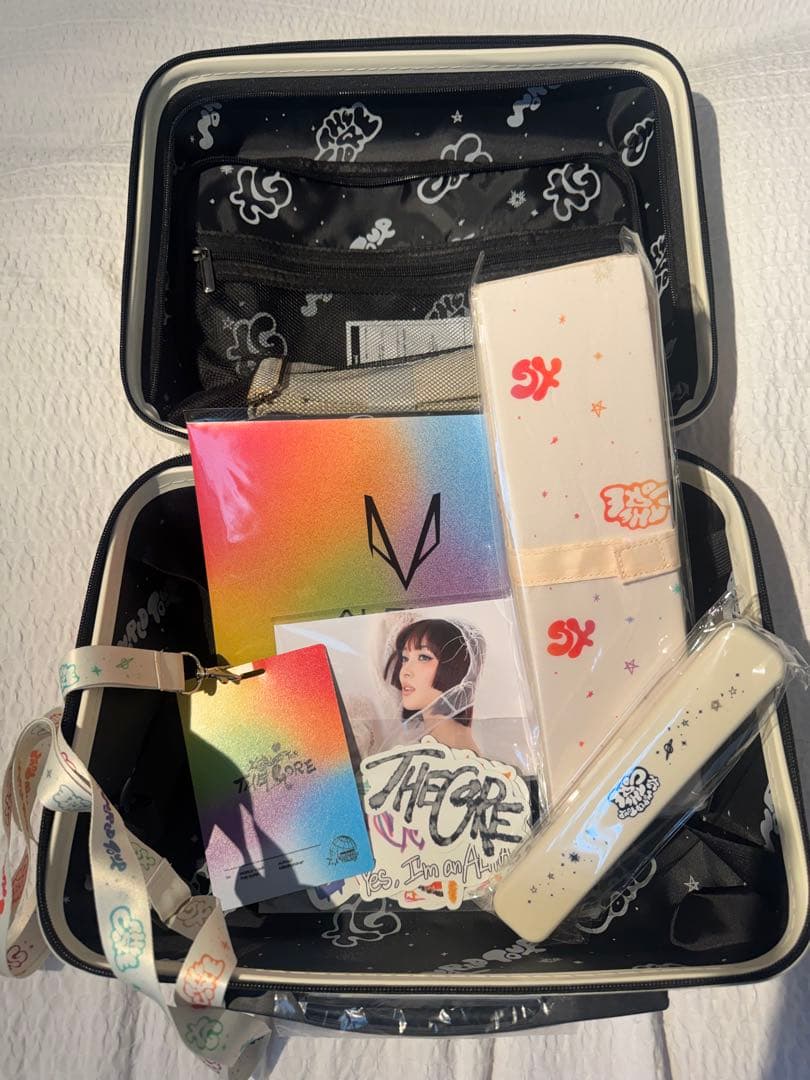 【XG】 WORLD TOUR: THE CORE　グロパ　限定グッズ