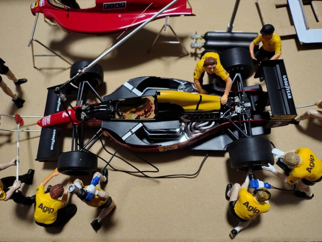 1/18　ミニカー　1/20 ピットクルー　セット