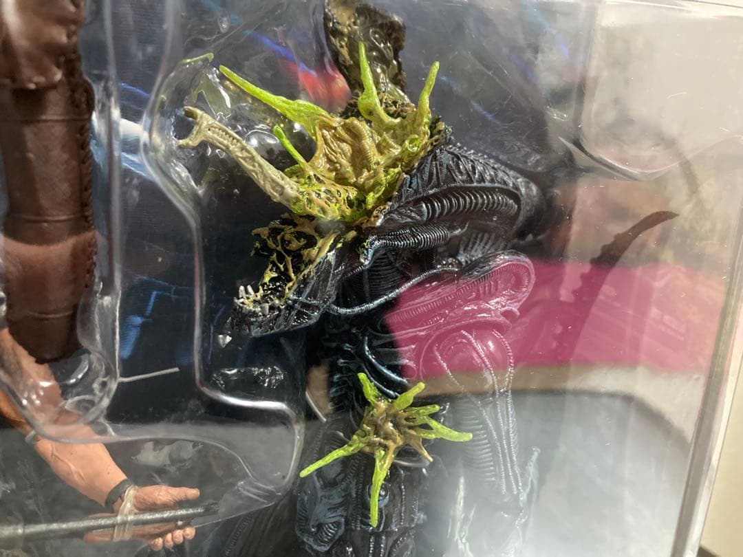 ネカ　NECA ドゥエイン ヒックスvs エイリアン　ウォーリア ダメージ版